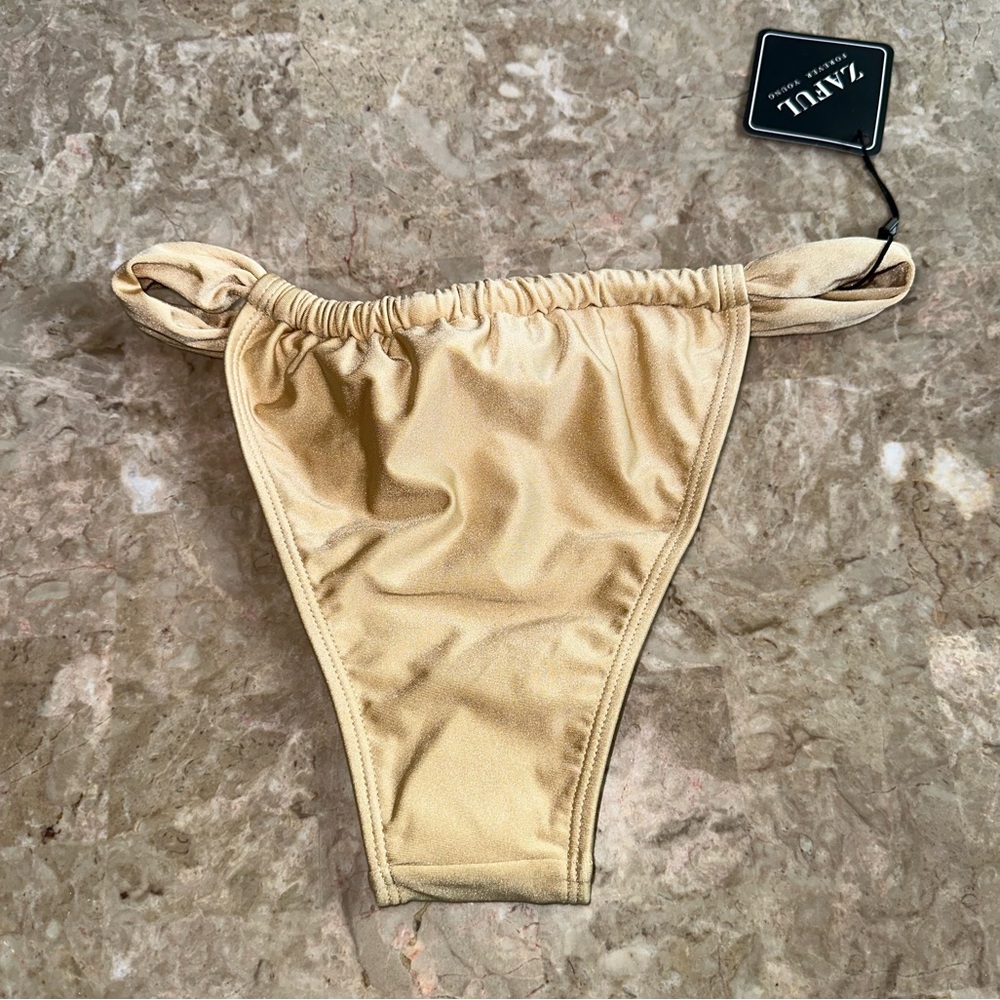 NWT- ZAFUL swim bottoms Size Small